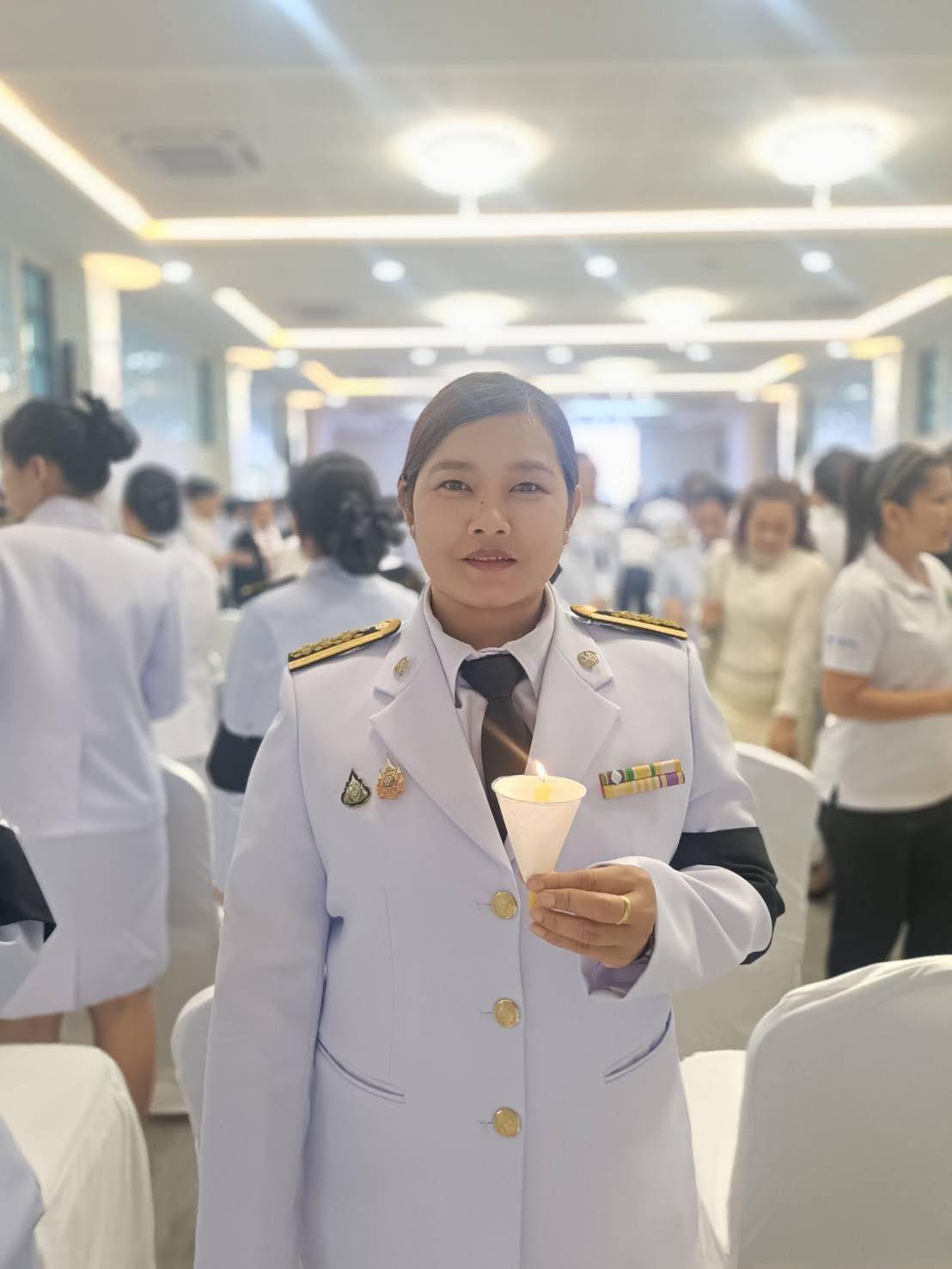 title - พสกนิกรชาวอ่างทอง พร้อมใจจุดเทียนชัยถวายพระพรชัยมงคล เนื่องในโอกาสพระราชพิธีมหามงคลเฉลิมพระชนมพรรษา 4 รอบ สมเด็จพระนางเจ้าสุทิดา พัชรสุธาพิมลลักษณ พระบรมราชินี